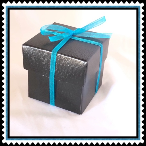 🆕✅ CHAIN NECKLACE WITH THREE CHARMS - Picture 4 of 4